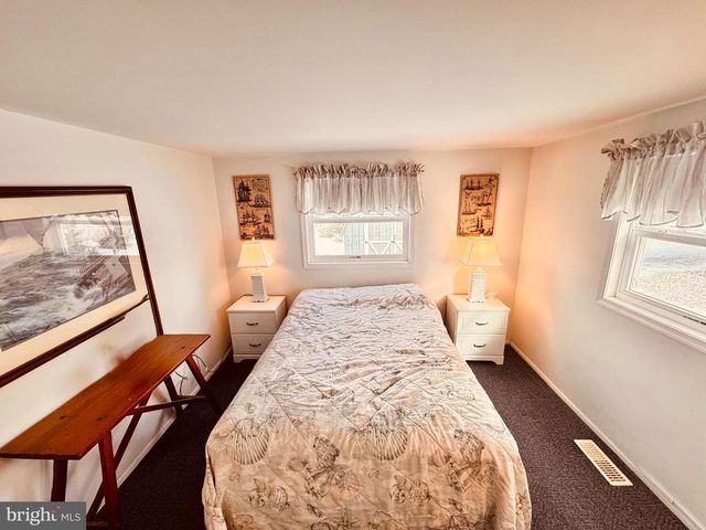 5 E 73RD ST, Harvey Cedars, NJ 08008