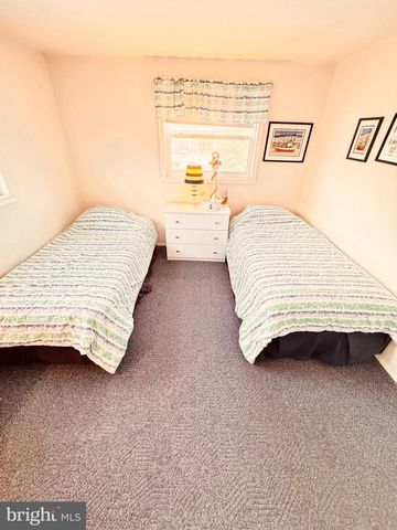 5 E 73RD ST, Harvey Cedars, NJ 08008