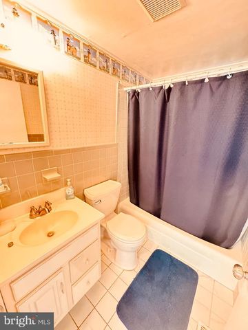 5 E 73RD ST, Harvey Cedars, NJ 08008