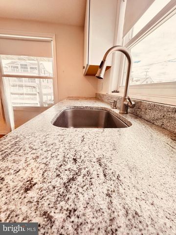 5 E 73RD ST, Harvey Cedars, NJ 08008