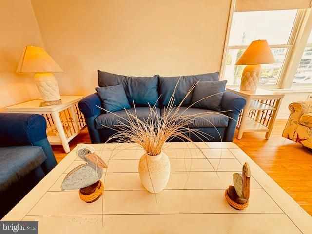 5 E 73RD ST, Harvey Cedars, NJ 08008