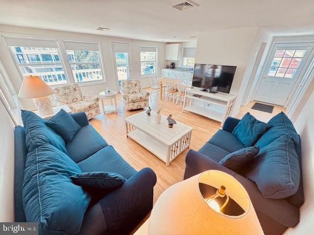 5 E 73RD ST, Harvey Cedars, NJ 08008