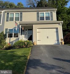 220 COOL CREEK WAY, Lancaster, PA 17602
