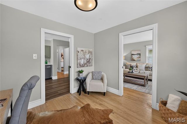 908 Des Peres Drive, St Louis, MO 63131