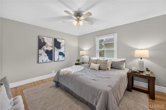 908 Des Peres Drive, St Louis, MO 63131