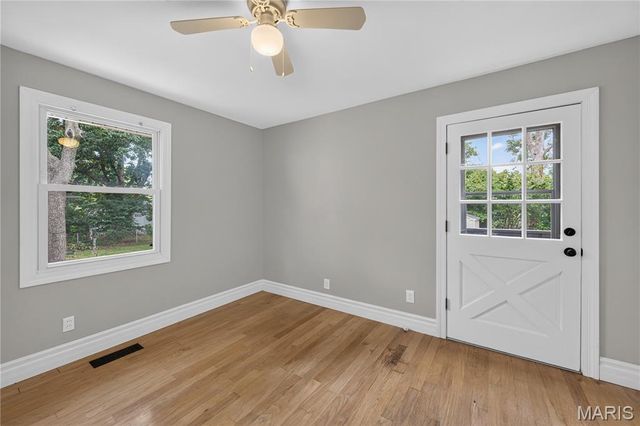 908 Des Peres Drive, St Louis, MO 63131
