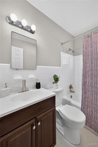908 Des Peres Drive, St Louis, MO 63131