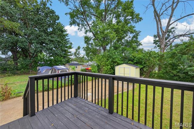 908 Des Peres Drive, St Louis, MO 63131