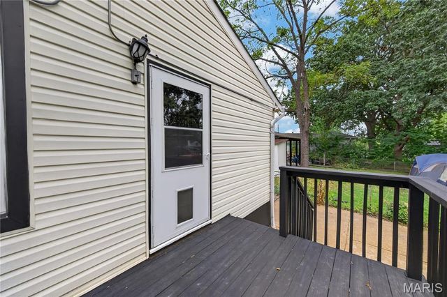 908 Des Peres Drive, St Louis, MO 63131