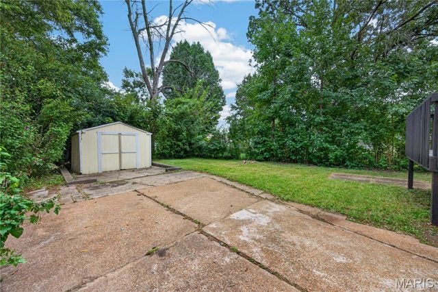 908 Des Peres Drive, St Louis, MO 63131