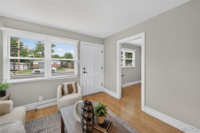 908 Des Peres Drive, St Louis, MO 63131