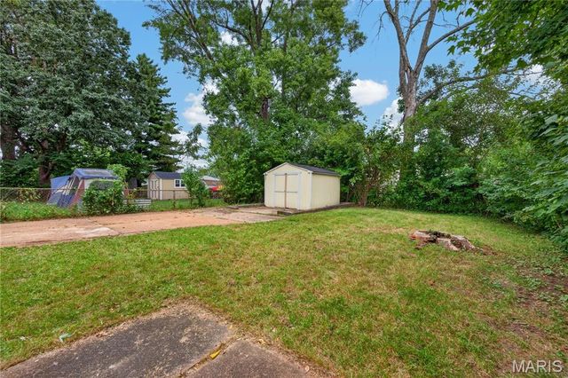 908 Des Peres Drive, St Louis, MO 63131