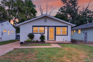 908 Des Peres Drive, St Louis, MO 63131