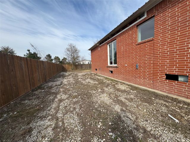 1839 Road 5502, Cleveland, TX 77327