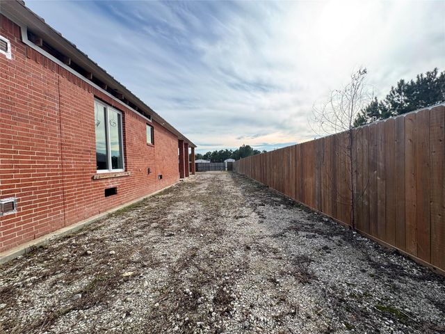 1839 Road 5502, Cleveland, TX 77327