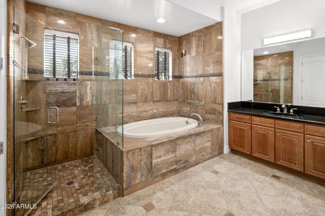 3215 E CONSTANCE Way, Phoenix, AZ 85042