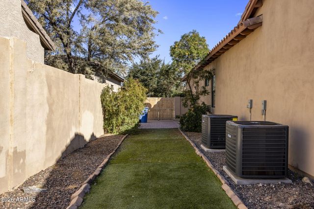 3215 E CONSTANCE Way, Phoenix, AZ 85042