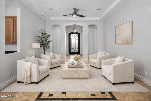 3215 E CONSTANCE Way, Phoenix, AZ 85042