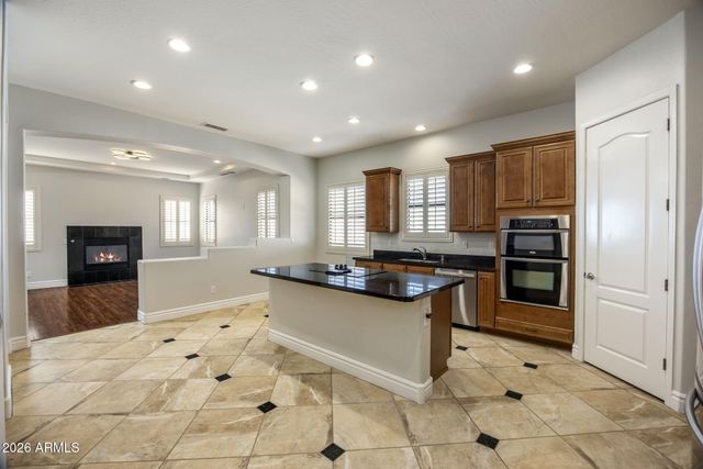 3215 E CONSTANCE Way, Phoenix, AZ 85042