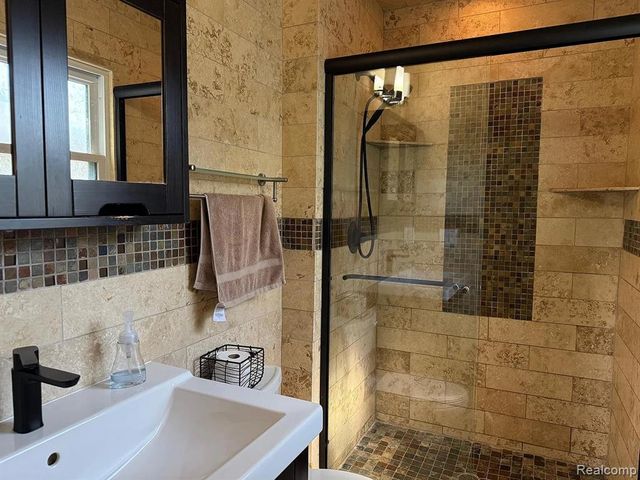 36157 Parklane Circle, Farmington Hills, MI 48335