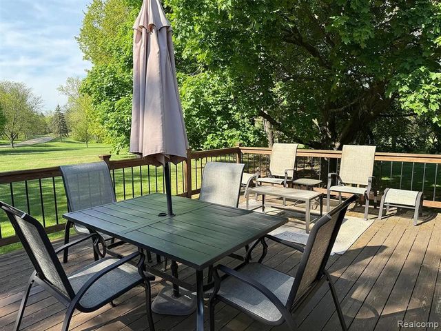 36157 Parklane Circle, Farmington Hills, MI 48335