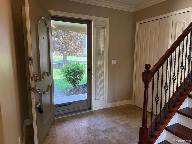 36157 Parklane Circle, Farmington Hills, MI 48335