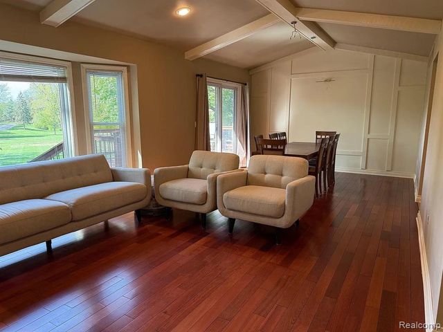 36157 Parklane Circle, Farmington Hills, MI 48335
