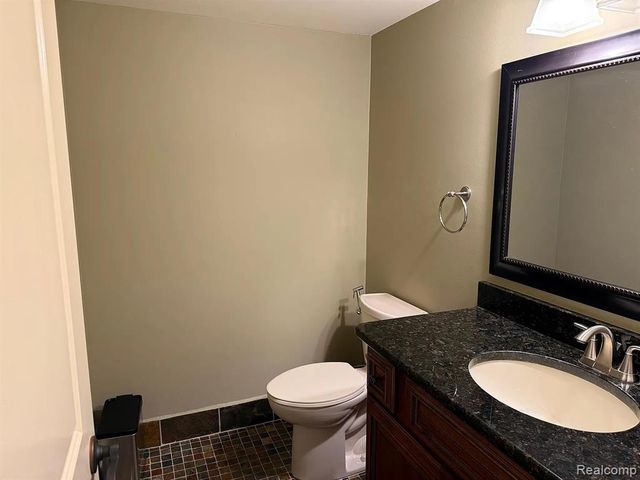 36157 Parklane Circle, Farmington Hills, MI 48335