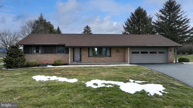 1235 LEBANON RD, Manheim, PA 17545