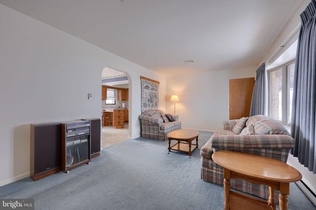 1235 LEBANON RD, Manheim, PA 17545