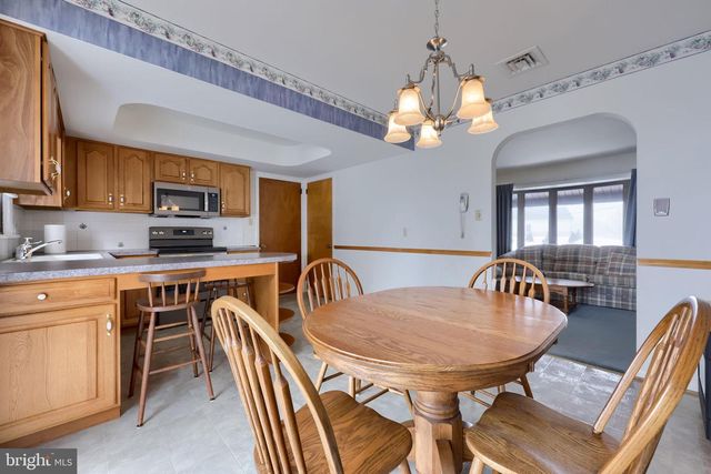 1235 LEBANON RD, Manheim, PA 17545