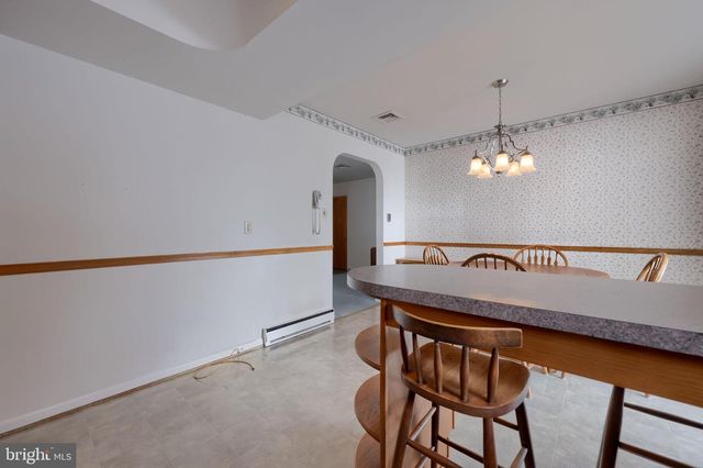 1235 LEBANON RD, Manheim, PA 17545