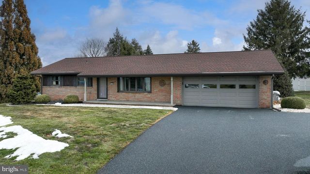 1235 LEBANON RD, Manheim, PA 17545