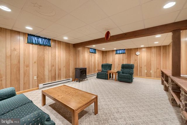 1235 LEBANON RD, Manheim, PA 17545