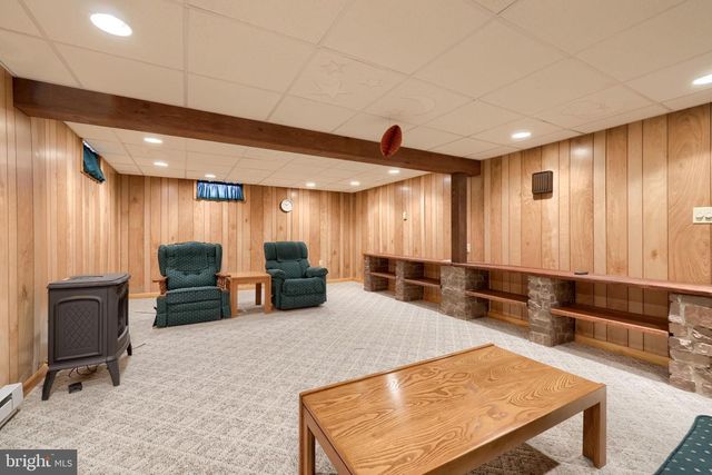 1235 LEBANON RD, Manheim, PA 17545