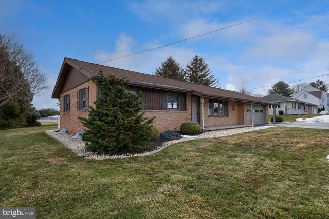 1235 LEBANON RD, Manheim, PA 17545
