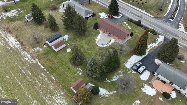 1235 LEBANON RD, Manheim, PA 17545