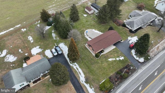 1235 LEBANON RD, Manheim, PA 17545