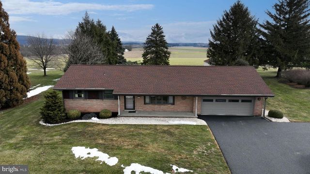 1235 LEBANON RD, Manheim, PA 17545