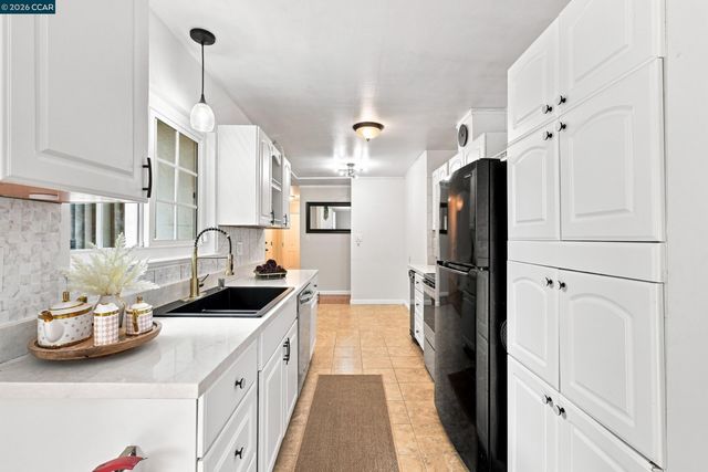 2279 Saint George Dr, Concord, CA 94520