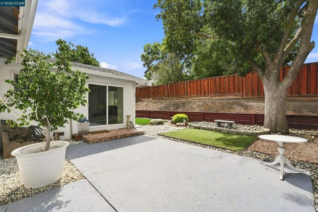 2279 Saint George Dr, Concord, CA 94520