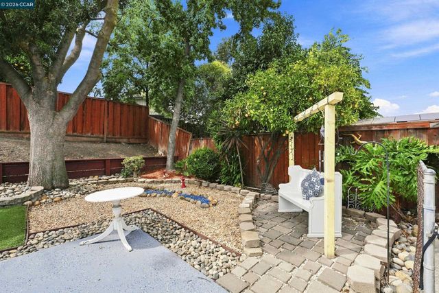 2279 Saint George Dr, Concord, CA 94520