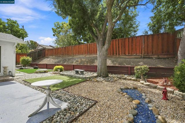 2279 Saint George Dr, Concord, CA 94520