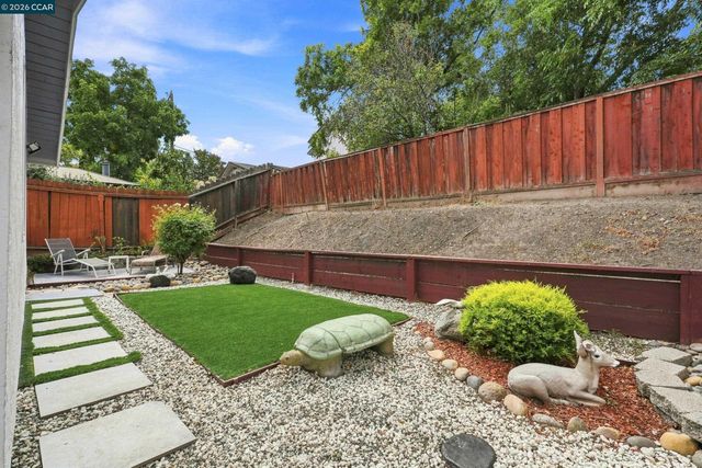2279 Saint George Dr, Concord, CA 94520