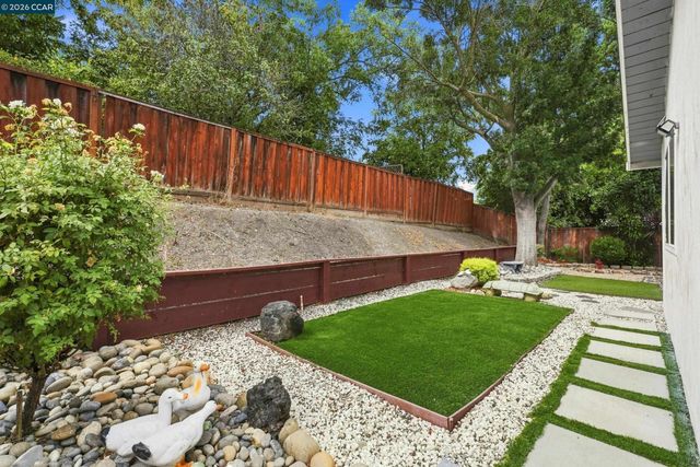 2279 Saint George Dr, Concord, CA 94520
