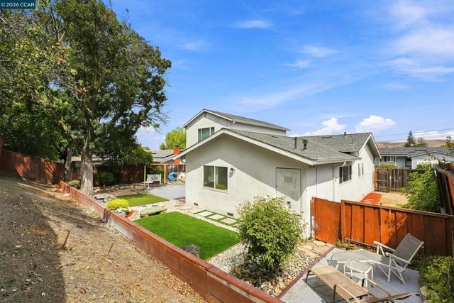 2279 Saint George Dr, Concord, CA 94520