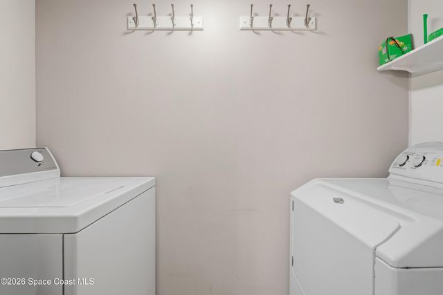 1713 Vista Oaks Circle NE, Palm Bay, FL 32905