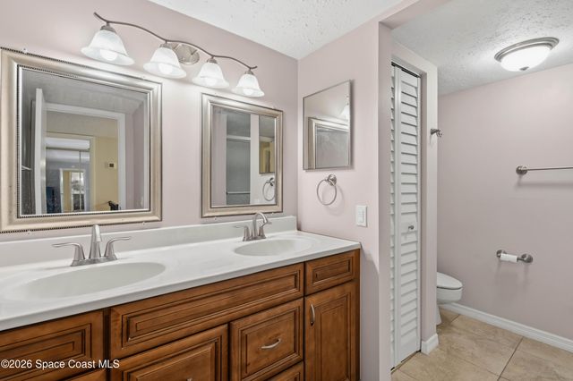 1713 Vista Oaks Circle NE, Palm Bay, FL 32905