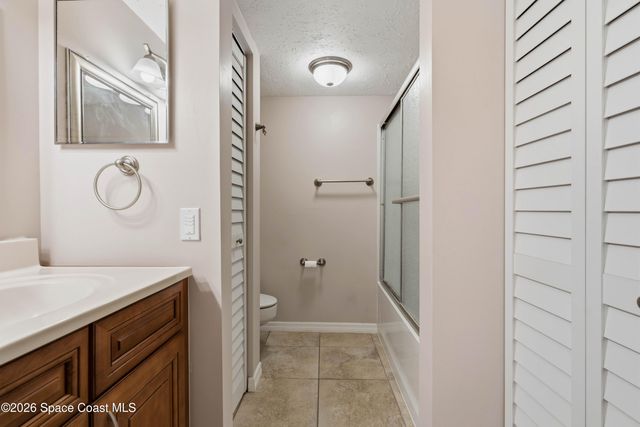 1713 Vista Oaks Circle NE, Palm Bay, FL 32905
