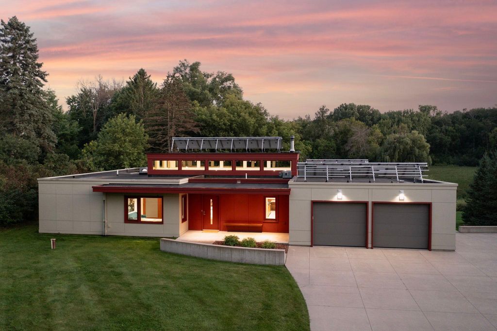 13733 Spring Lake Road, Minnetonka, MN 55345